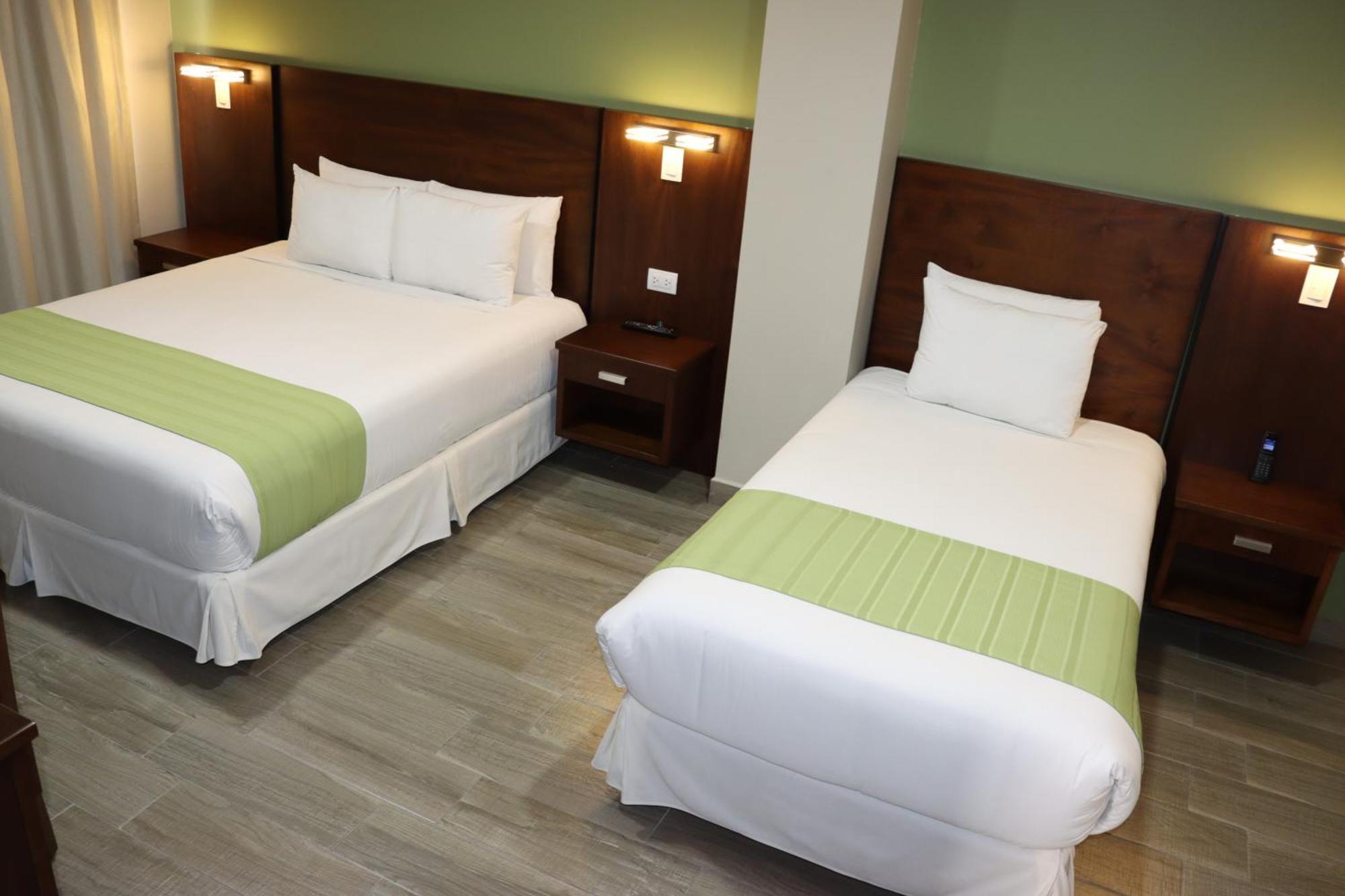 Hotel San Agustin Plaza Латакунга Экстерьер фото