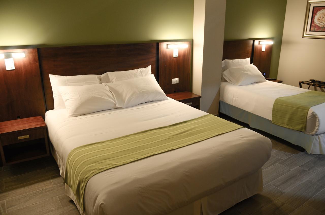 Hotel San Agustin Plaza Латакунга Экстерьер фото