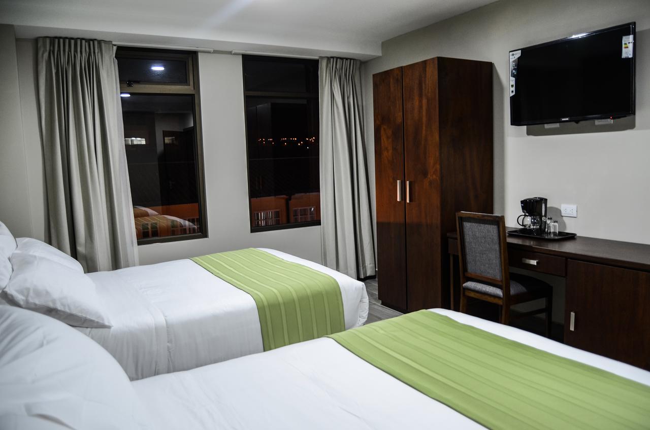 Hotel San Agustin Plaza Латакунга Экстерьер фото
